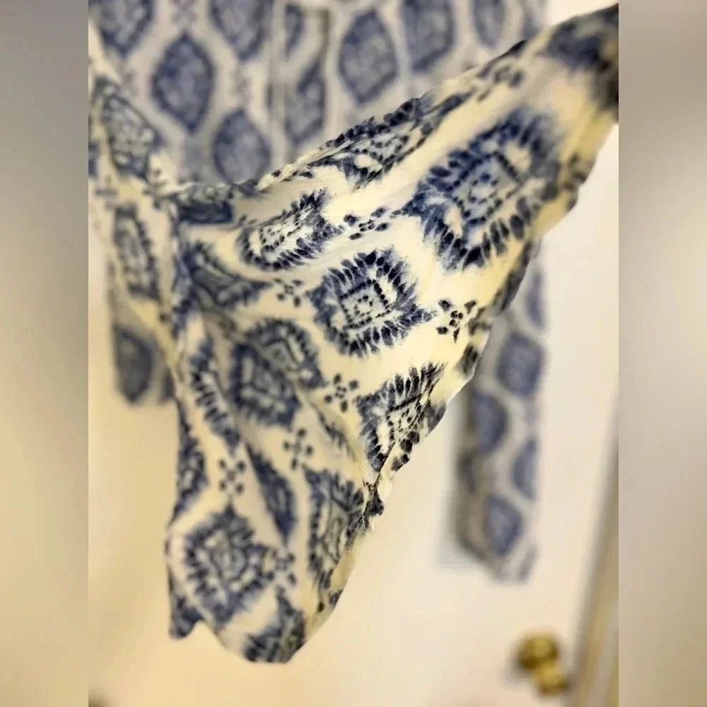 💙 Hollister Blue White Boho Peasant Top Long Sleeve Tie Front Festival Blouse - Picture 4 of 4